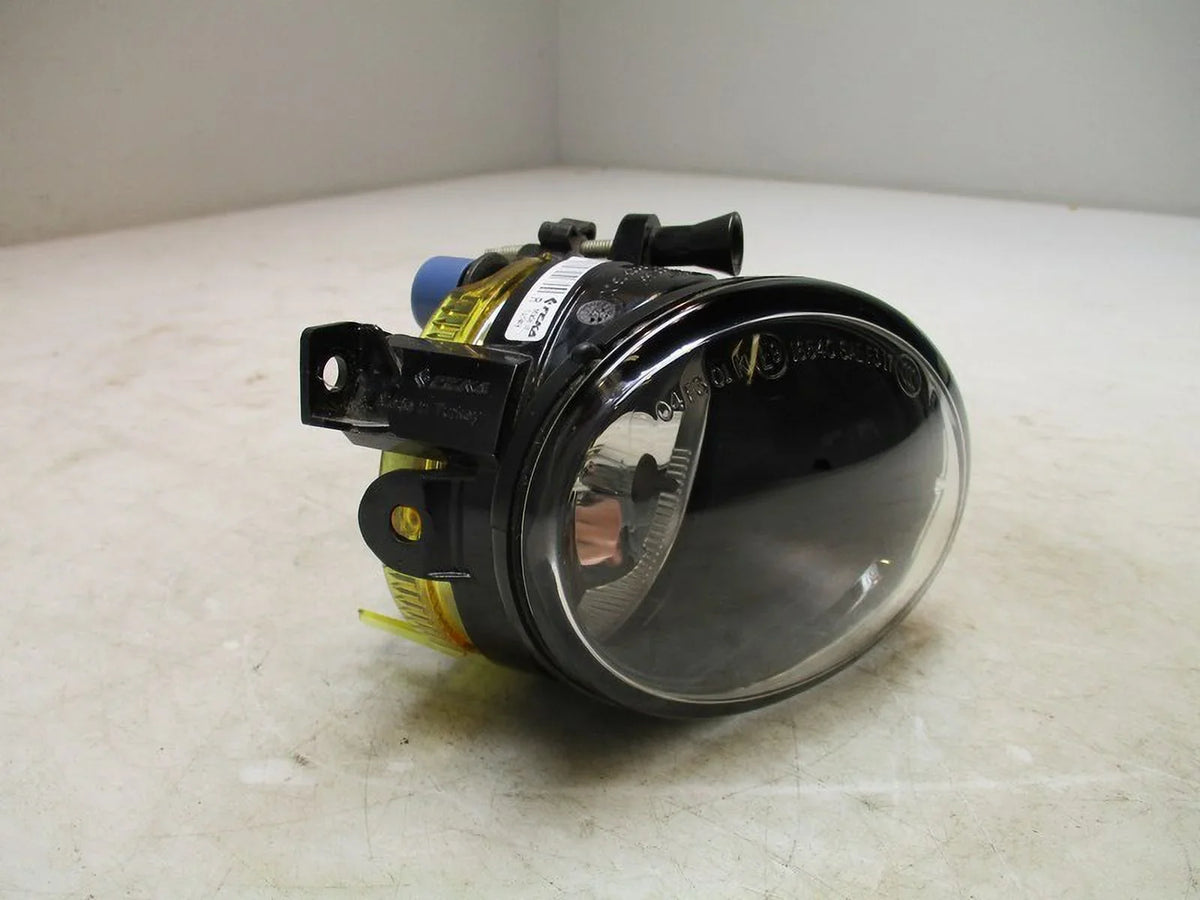 2023 Mercedes Sprinter RH Passenger Bumper Mounted Fog Light OEM (Good)