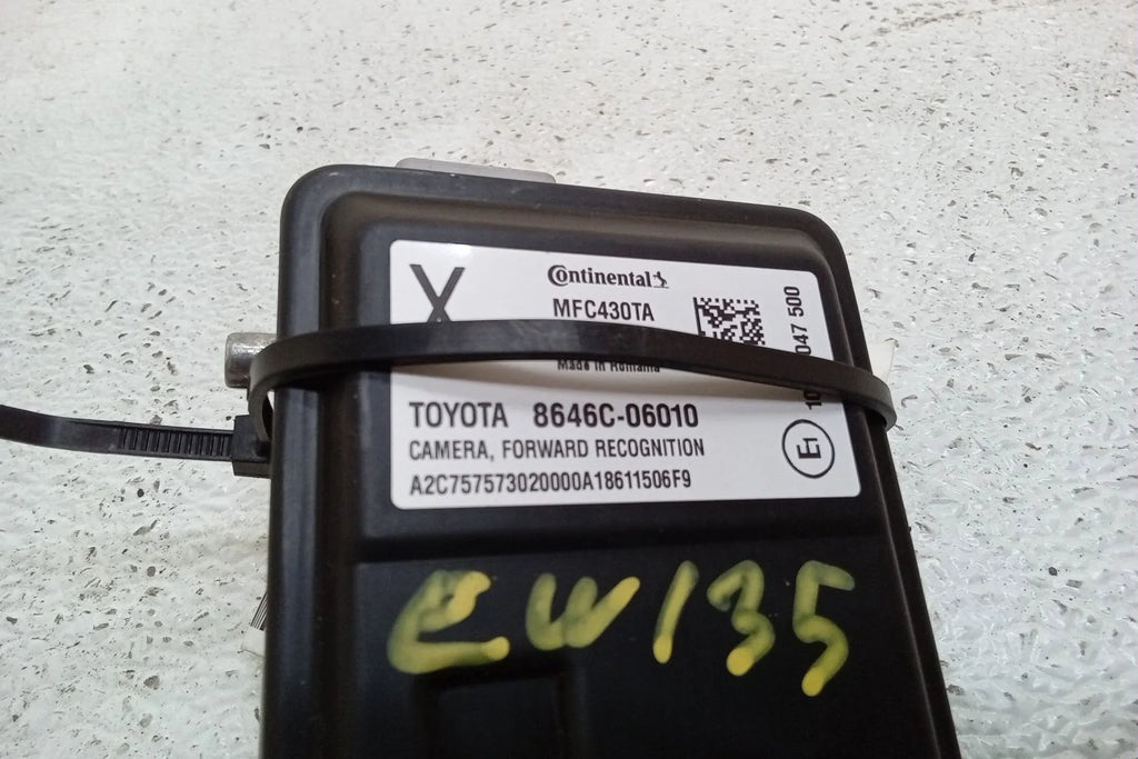 2018 Toyota Camry Front Windshield Lane Departure Warning Camera 8646C-06010 OEM (Good)