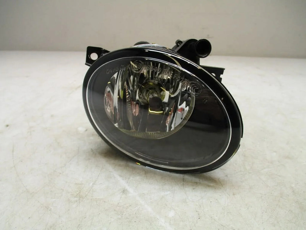 2023 Mercedes Sprinter RH Passenger Bumper Mounted Fog Light OEM (Good)